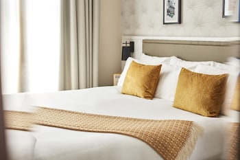 Superior Room, 1 King Bed with Sofa bed
