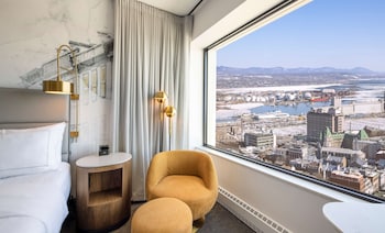 Executive Room, 1 King Bed, River View