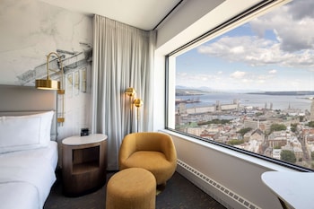 Executive Room, 1 King Bed, River View