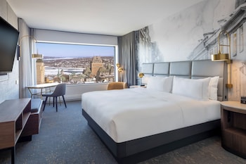 Executive Room, 1 King Bed, River View
