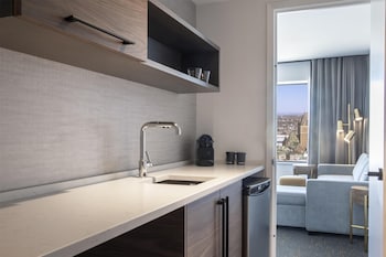 Junior Suite, 1 King Bed, River View