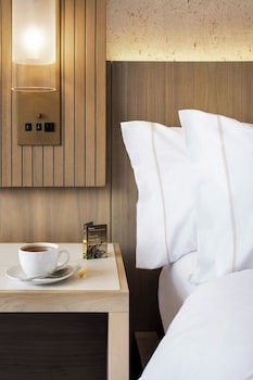 Premium Room, 1 King Bed, Lake View