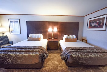 Suite, 2 Queen Beds, Non Smoking, Lakeside (with Sofabed)