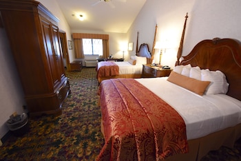 Standard Room, 2 Queen Beds, Non Smoking, Courtyard Area