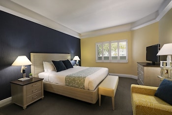 Suite, 1 King Bed with Sofa bed, Oceanfront