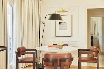 Cortes Suite