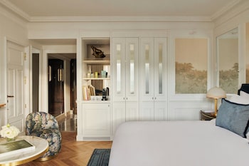 Deluxe Room with 1 King Bed