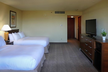 Room, 2 Queen Beds, Mobility Accessible, Balcony (Mobility)