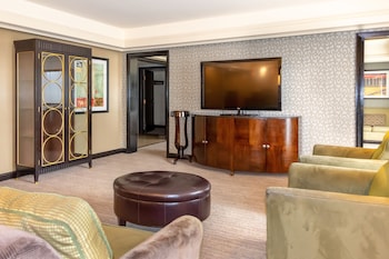 Grand Suite, 1 King Bed, Balcony
