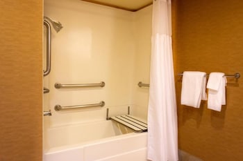 Room, 2 Queen Beds, Accessible, Bathtub (Mobility)