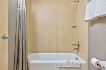Deluxe Room, 1 King Bed, Non Smoking, Refrigerator & Microwave