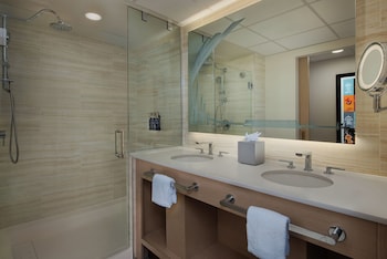 Main Tower - Water View. Florida special accessible room with option for hearing accessibility. 2 qu