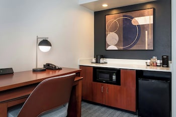 Room, 1 Bedroom (Mobility Accessible, Tub)