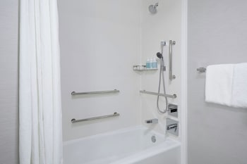Suite, 1 Bedroom, Balcony (Mobility Accessible, Tub)