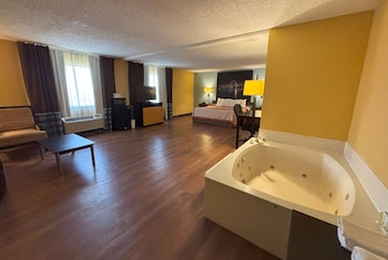 Deluxe Studio Suite, 1 King Bed, Non Smoking
