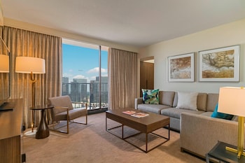 Deluxe Suite, 1 King Bed with Sofa bed