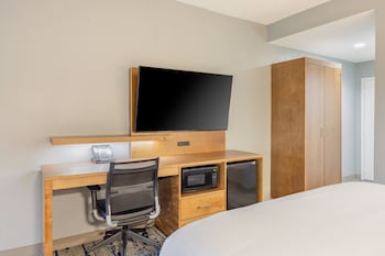 Room, 1 King Bed, Non Smoking