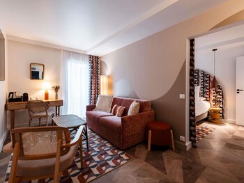 Junior Suite, 1 Double Bed with Sofa bed
