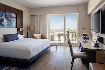 Room, 1 King Bed, City View (Tower)