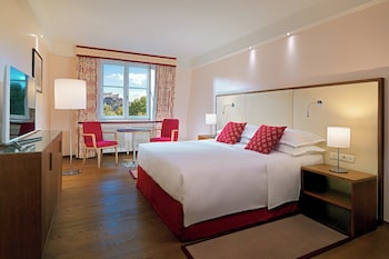 Deluxe Room, 1 King Bed, Park View