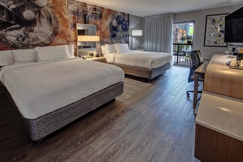 Room, 2 Queen Beds, Balcony