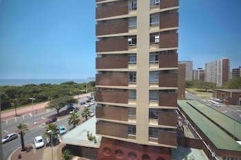 Deluxe King Room – South Facing