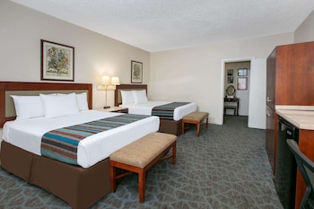 Deluxe Room, 2 Double Beds, Non Smoking (First Floor)