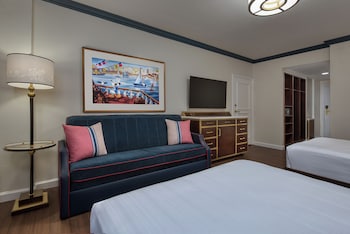 Water View. Hearing accessible - visual alarms and notifications. 2 queen beds, 1 daybed.