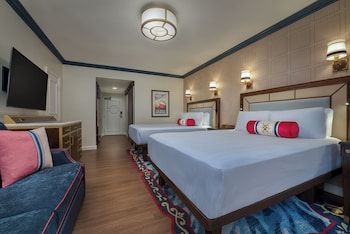 Water View. Hearing accessible - visual alarms and notifications. 2 queen beds, 1 daybed.