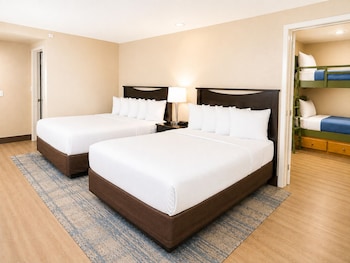 Family Suite, 2 Bedrooms, Private Bathroom