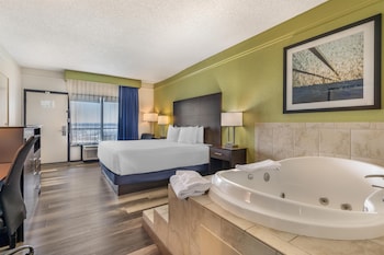 Standard Room, 1 King Bed, Non Smoking, Jetted Tub