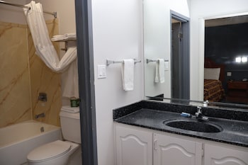 Non-Smoking 2 Bed Suites