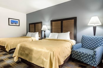Standard Room, 2 Queen Beds, Smoking