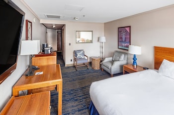 Deluxe Room, 1 King Bed, Accessible