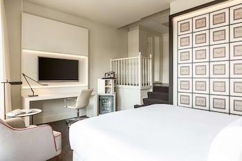 Premium Room (With View)
