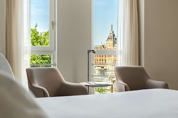 Superior Room (With View)