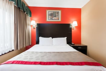 Deluxe Studio Suite, 1 King Bed, Non Smoking