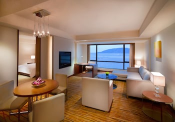 Regency, Executive Suite