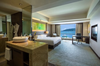 Room, 1 King Bed, Sea View