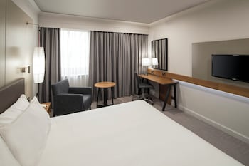 Premium Room, 1 King Bed, Club Lounge Access (Super King, Stratford View)