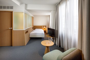 Single Room, 1 Twin Bed, City View