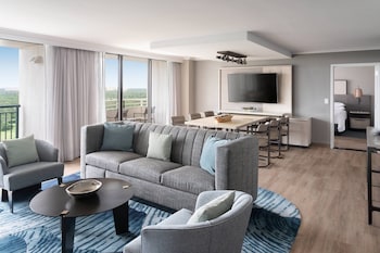 Suite, 1 King Bed with Sofa bed, Balcony, Pool View