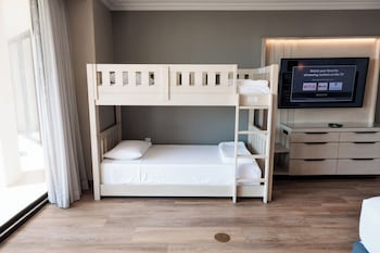 Family Bunk Bed Suite