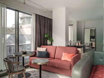 Junior Suite, 1 King Bed with Sofa bed, Lake View
