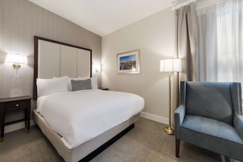 Standard Room, 1 King Bed, Non Smoking (Walk-in Shower)