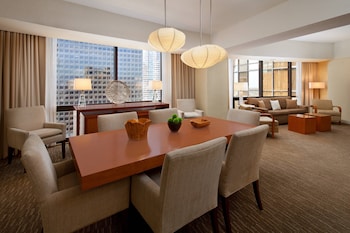 Studio, 1 King Bed, Hearing Accessible (Transfer Shower, Malibu)