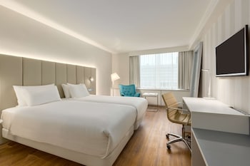 Family Room, Connecting Rooms (2AD+2CH)