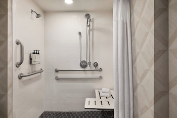 Standard Room, 1 King Bed, Accessible (Communications)