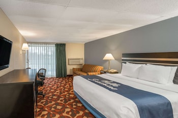 Suite, 1 King Bed, Non Smoking