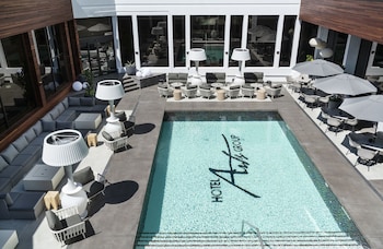 Luxury Suite, 1 King Bed, Balcony, Pool View